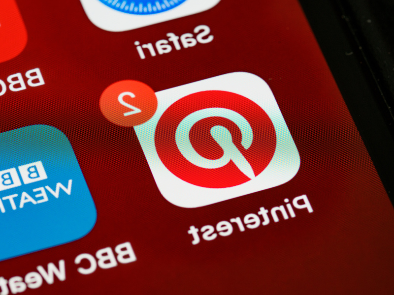 Utilisez le web pour chercher de nouvelles options de conceptions intérieures