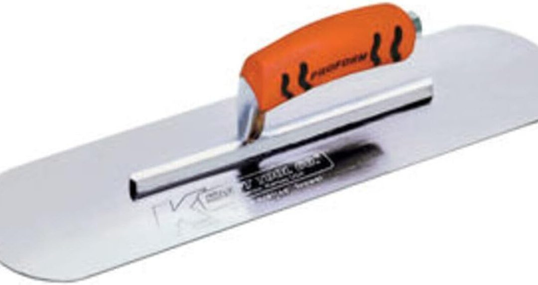 Test de la truelle de piscine Kraft CF438PF en acier carbone