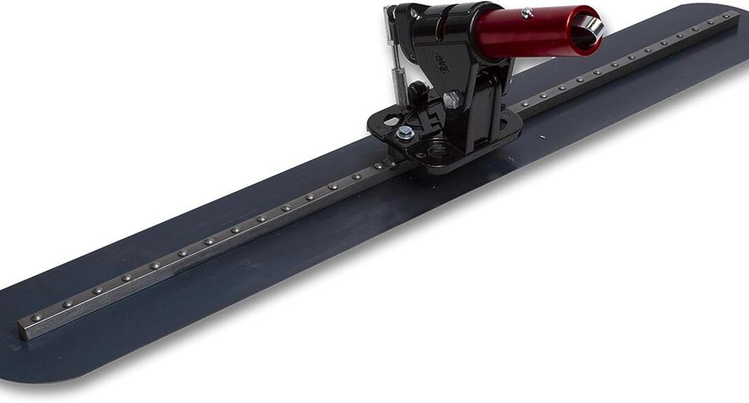 Test de la lisseuse Marshalltown BF9 : performance et précision en acier bleu