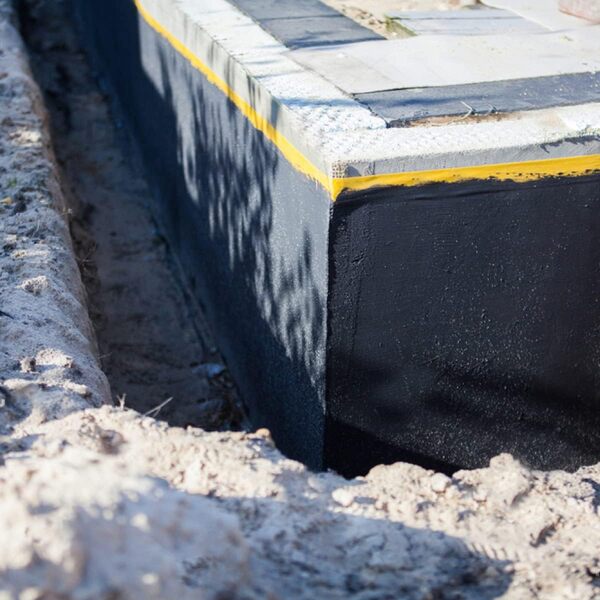 Enduit pour fondations, murs enterrés, bitumeux noir, hydrofuge, parpaing, béton, brique, bois : Arcafondation - Offre Spéciale : 5 x 20KG Noir - ARCANE INDUSTRIES