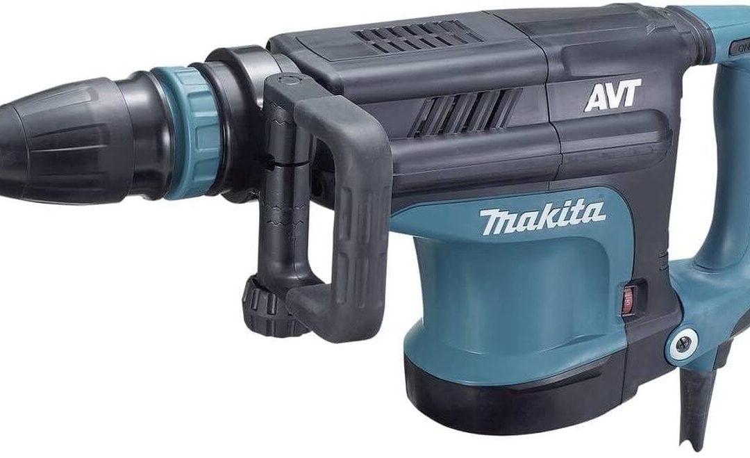 Test du burineur Makita HM 1213C : puissance de 1510 W