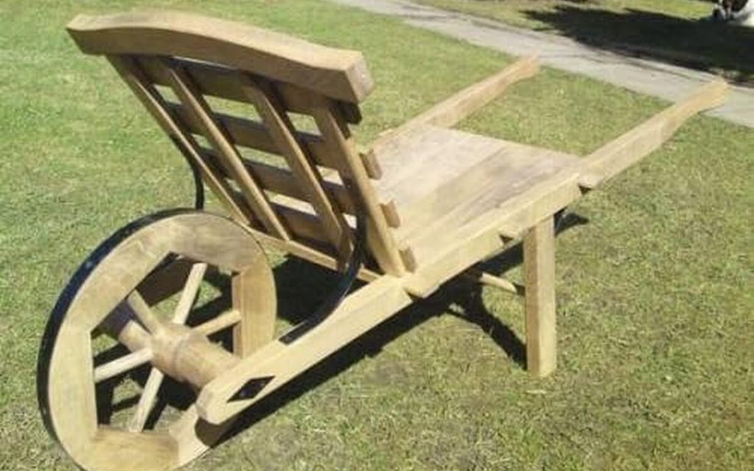 Test de la brouette en bois à l'ancienne