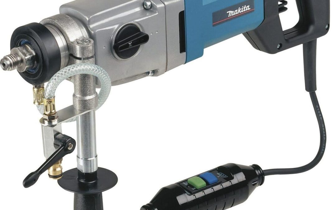 Test : carot teuse à eau Makita DBM131 1700 W