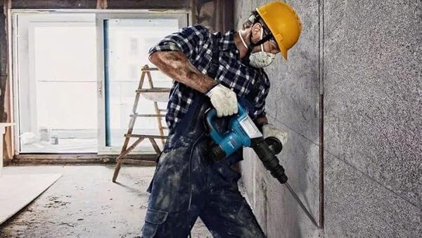 Bosch Professional marteau-piqueur GSH 5 (SDS max, force de frappe 7,5 J, puissance 1 100 W, avec burin pointu, coffret de transport)