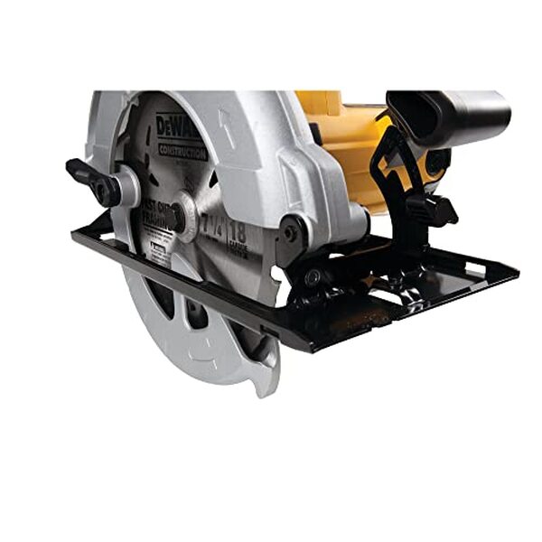 Découvrez notre avis détaillé sur la scie circulaire compacte DeWalt DWE560-QS : performance, maniabilité et caractéristiques à la loupe