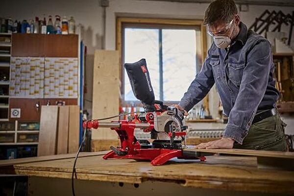 Découvrez notre analyse détaillée de la scie à onglet radiale Einhell TC-SM 2131/1 Dual : performances, fonctionnalités et avis d'experts pour un achat éclairé