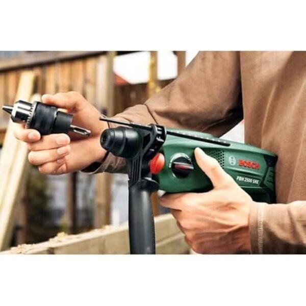 Découvrez notre test détaillé du perforateur Bosch Pbh 2500 Sre : évaluation de sa puissance, polyvalence et rapport qualité/prix pour vos projets de bricolage.