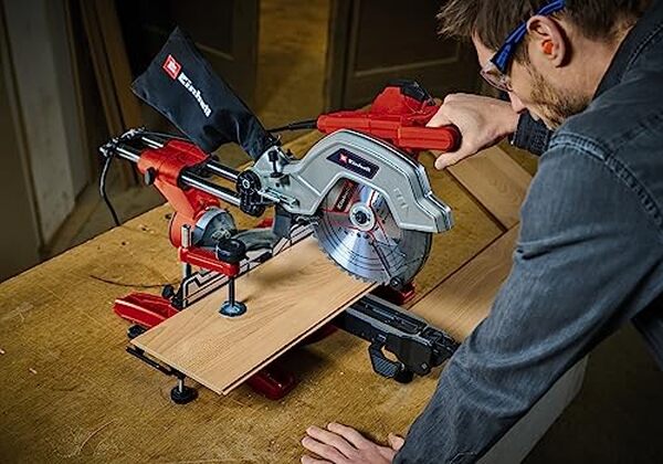 Découvrez notre test détaillé de la scie à onglet radiale Einhell TE-SM 10 L Dual 2 100 W : performances, fonctionnalités et avis pour un choix éclairé
