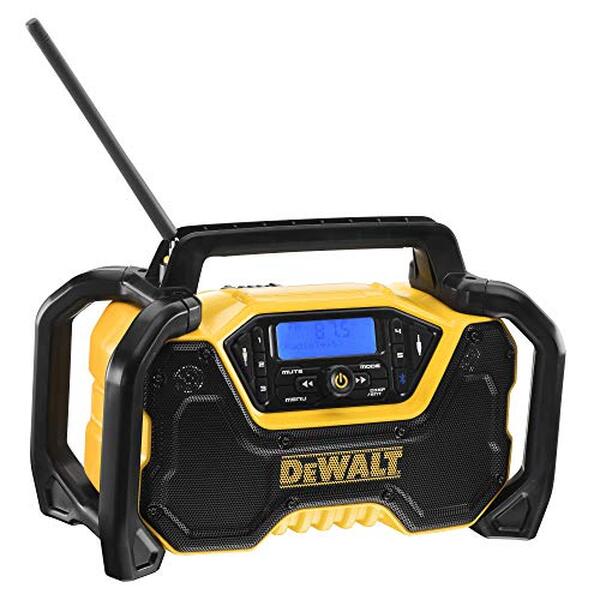 Découvrez notre test détaillé de la radio de chantier DeWalt DCR029-QW : performances FM et DAB+, autonomie et robustesse pour vos chantiers. 