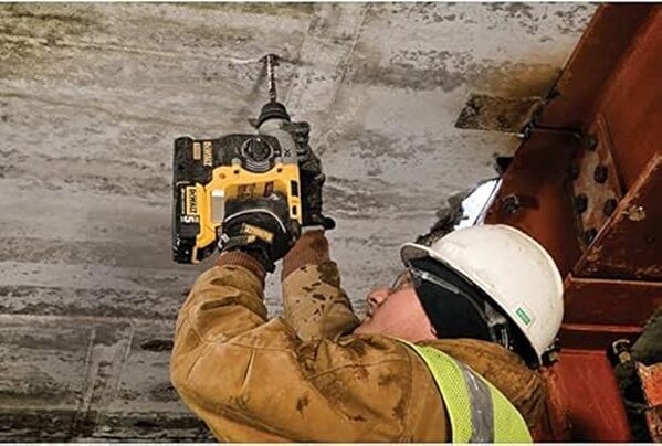 Découvrez notre test complet du perforateur Dewalt SDS-Plus 24mm Brushless XR 18V : performances, avantages et verdict pour vos travaux de perçage. 