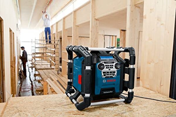 Découvrez notre test détaillé de la radio de chantier sans-fil Bosch Professional GPB 18V-5 SC : performances, autonomie et qualité sonore analysées. 